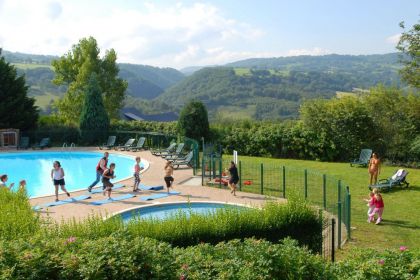 Piscine extérieure chauffée avec bassin pour enfants