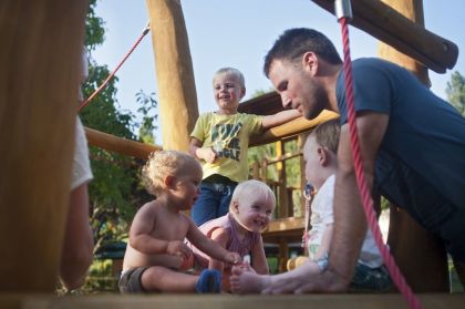 L'aire de jeux pour enfants du camping Indigo Sarlat