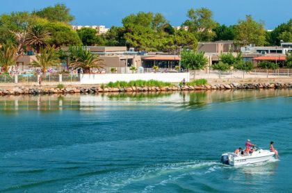 Port de plaisance à proximité